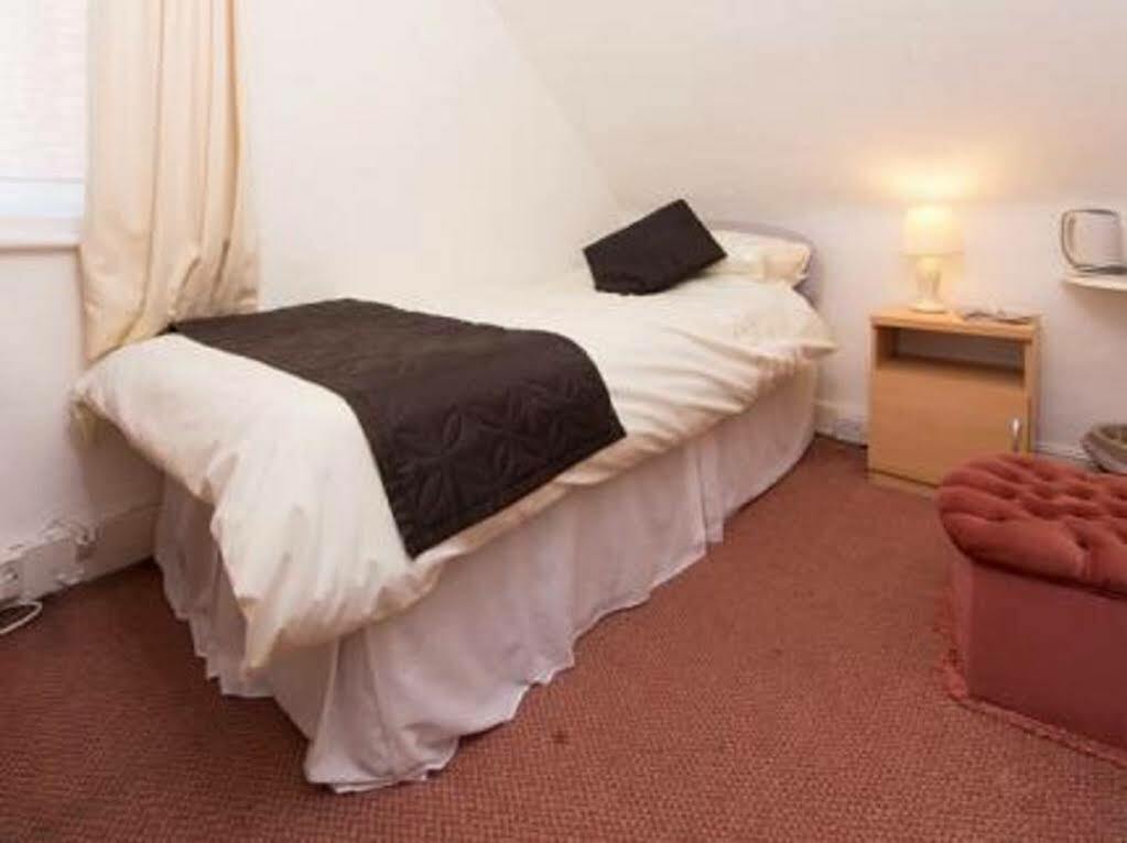 Sandy Bay Guest House 본머스 외부 사진